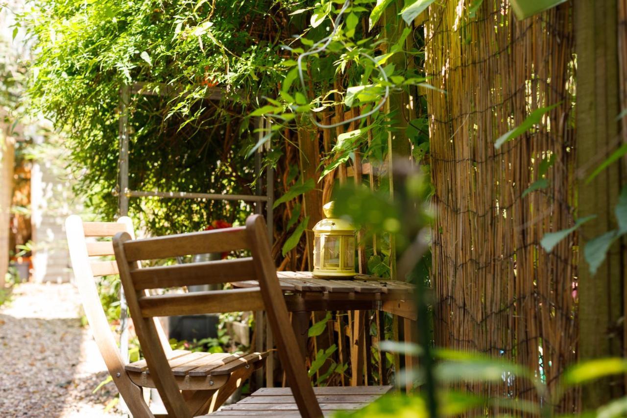 Colourful, 1-bedroom Victorian Flat With Garden Appartamento